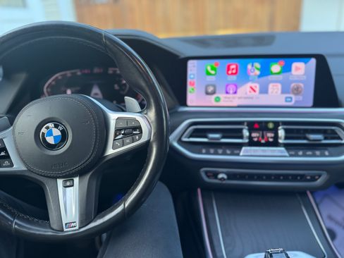 Used 2021 BMW X7 xDrive40i w/ M Sport Package image 11