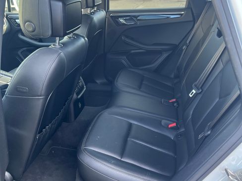 Used 2018 Porsche Macan Sport Edition image 20