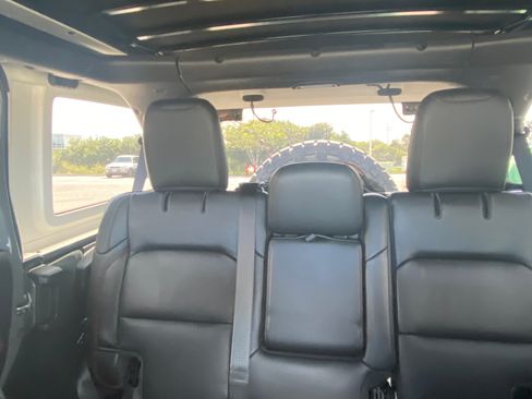 Used 2020 Jeep Wrangler Unlimited Rubicon image 20