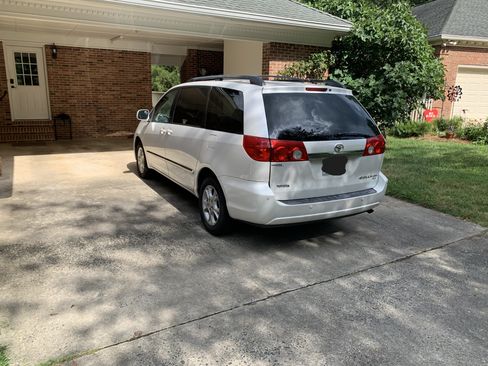Used 2006 Toyota Sienna XLE Limited image 21