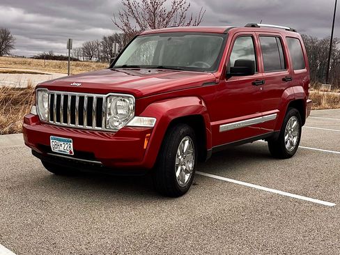 Used 2008 Jeep Liberty Limited w/ Premium Group II image 2