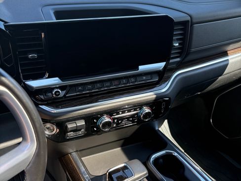 Used 2022 GMC Sierra 1500 Elevation w/ Elevation Premium Package image 5