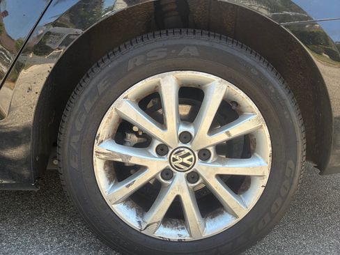 Used 2012 Volkswagen Jetta SE FWD image 4