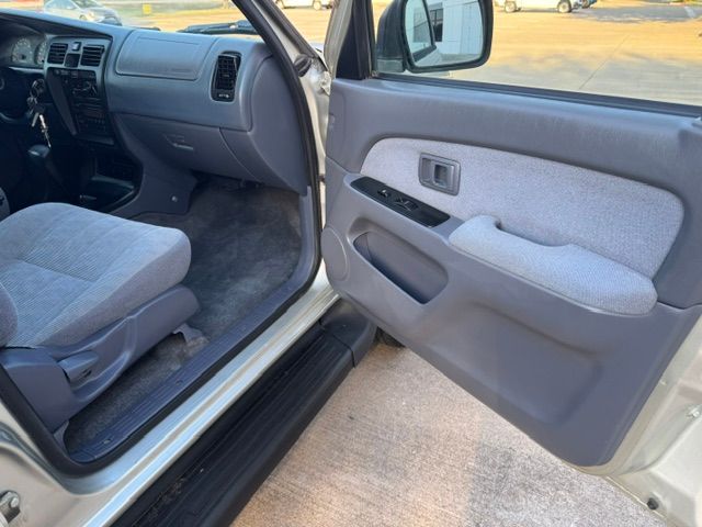Used 2000 Toyota 4Runner 2WD image 9
