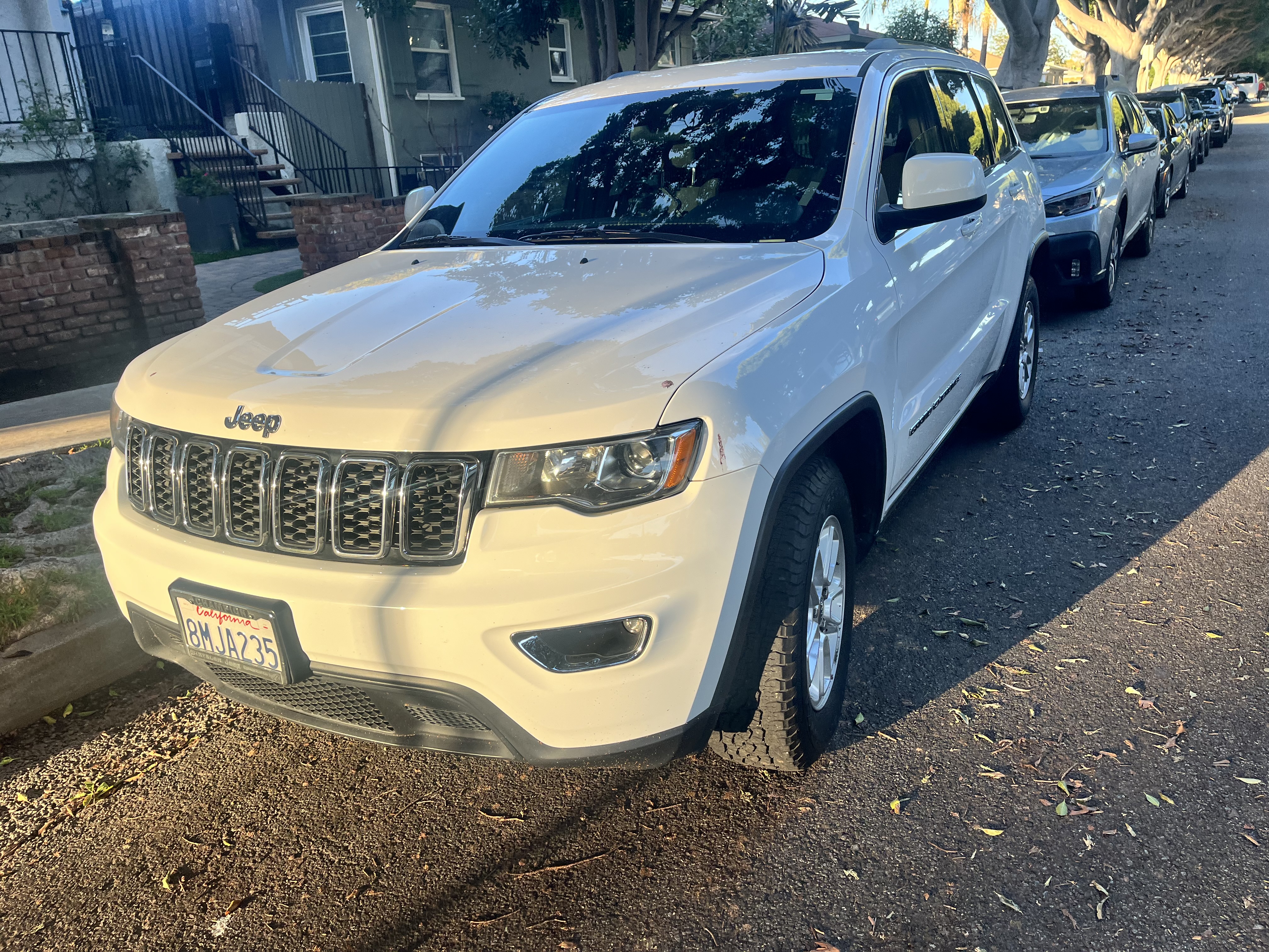 Used 2019 Jeep Grand Cherokee Laredo RWD image 8