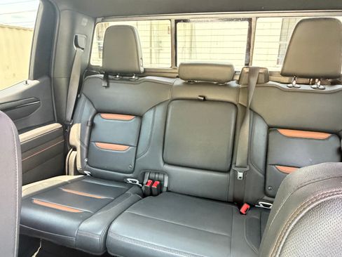Used 2023 GMC Sierra 1500 AT4 w/ AT4 Preferred Package AWD/4WD image 6