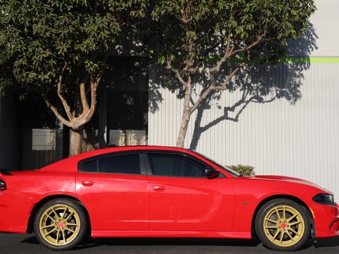 Used 2019 Dodge Charger R/T RWD image 8