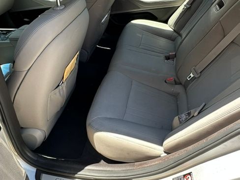 Used 2018 Genesis G80 3.8 RWD image 11