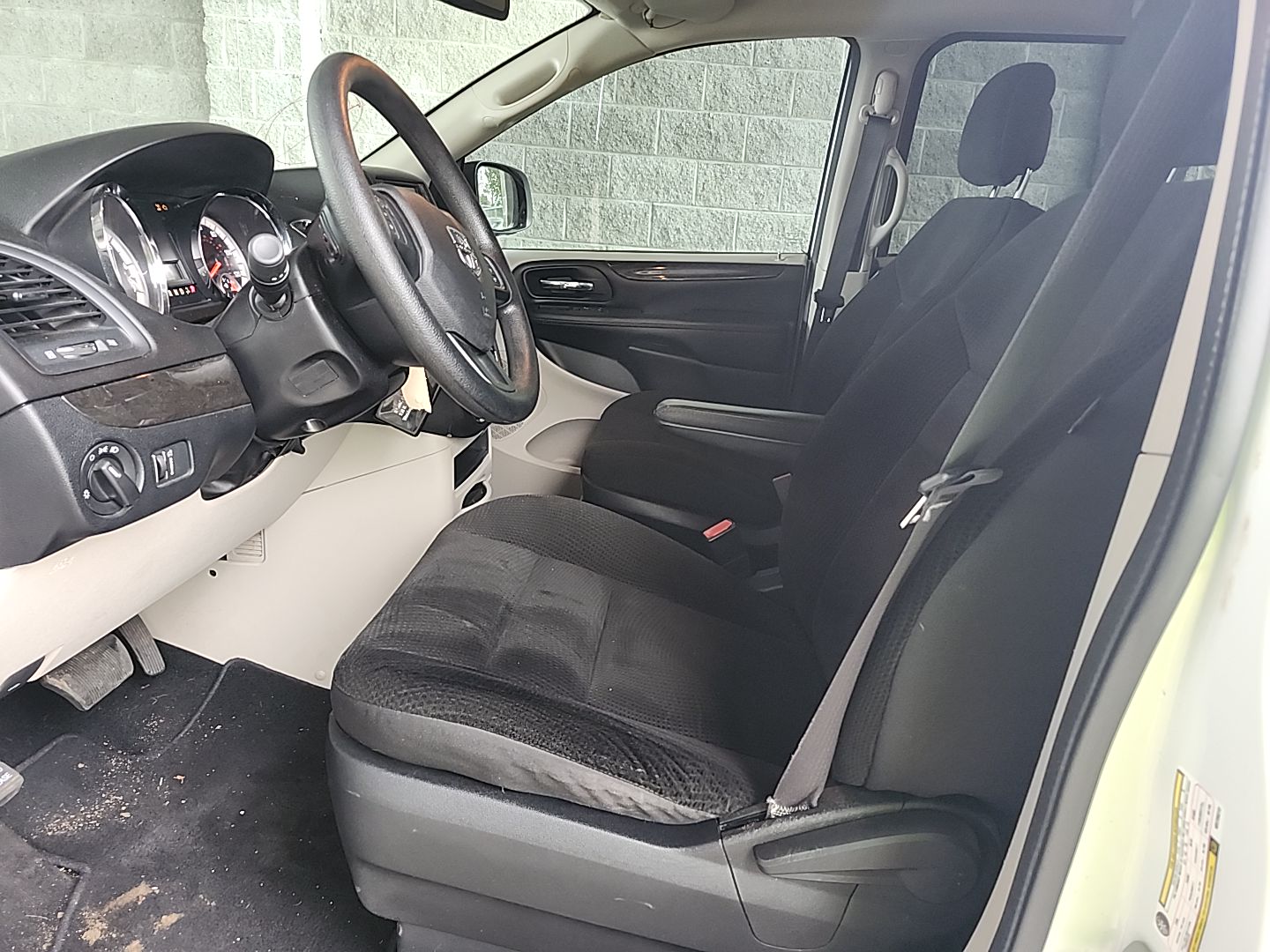 Used 2019 Dodge Grand Caravan SE w/ UConnect Hands-Free Group FWD image 20