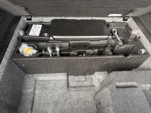 Used 2014 Mercedes-Benz ML 63 AMG 4MATIC image 11