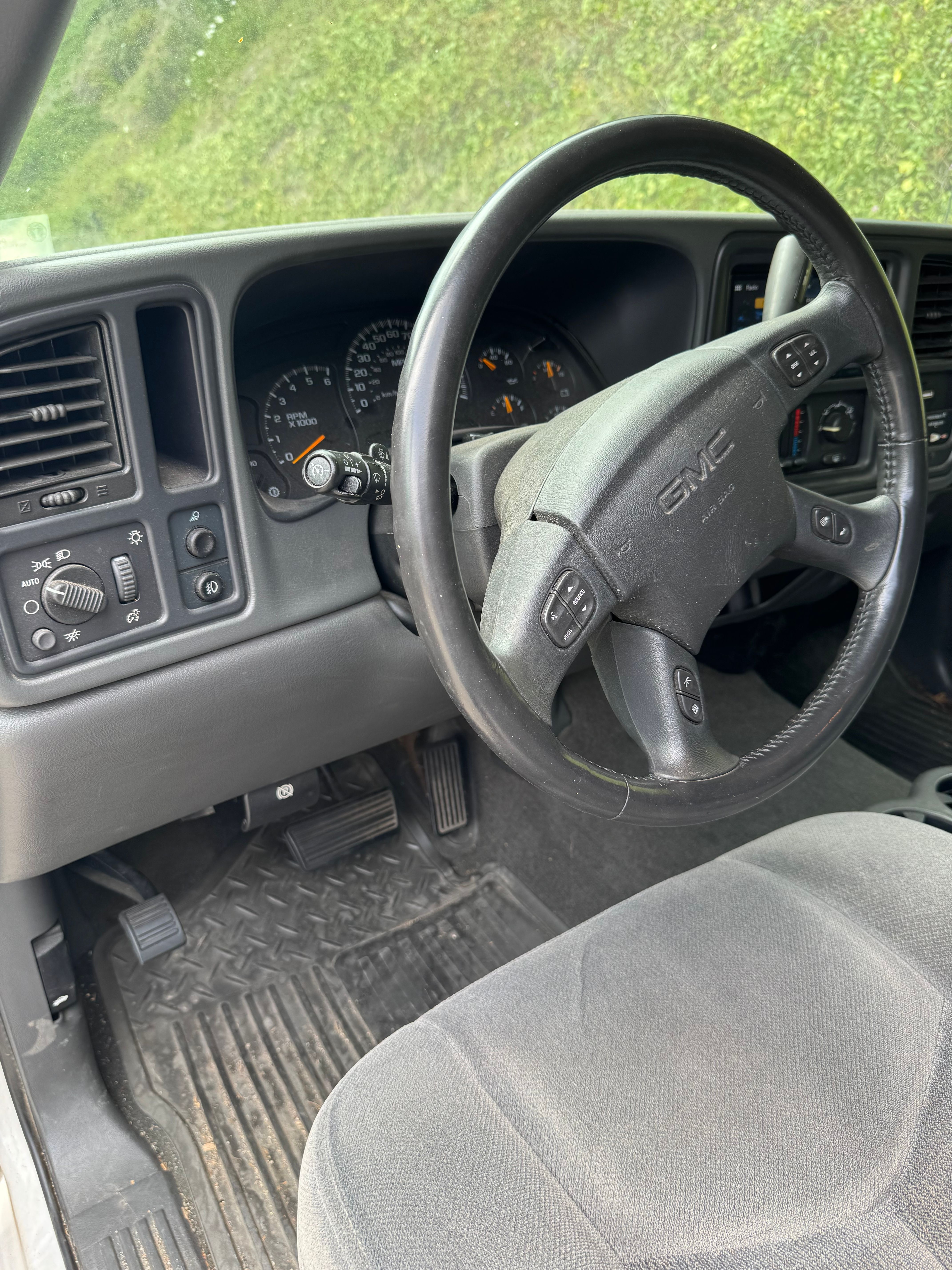 Used 2004 GMC Sierra 2500 SLE RWD image 16