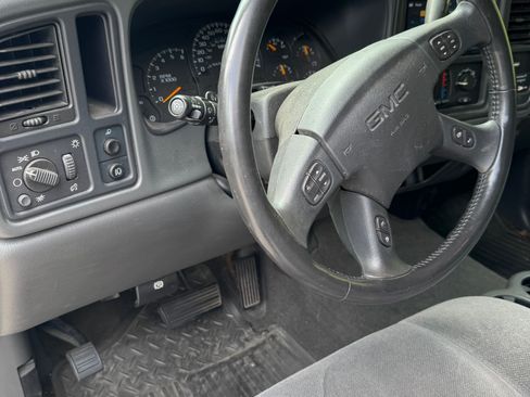 Used 2004 GMC Sierra 2500 SLE RWD image 21