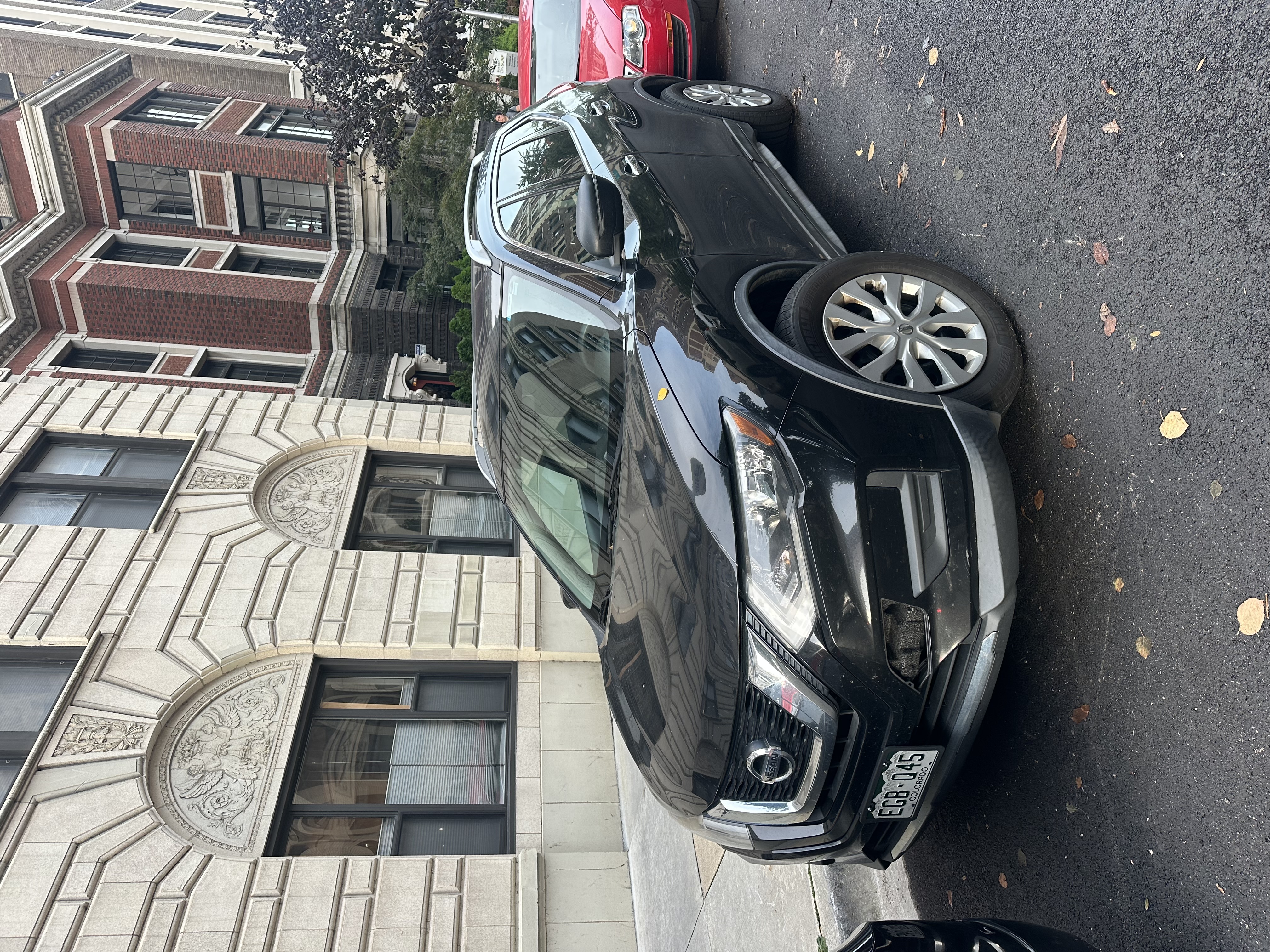 Used 2017 Nissan Rogue S w/ S Appearance Package AWD/4WD image 1