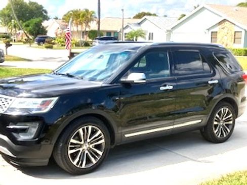 Used 2016 Ford Explorer Platinum image 1