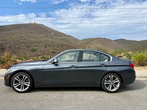 Used 2017 BMW 330i Sedan RWD image 11