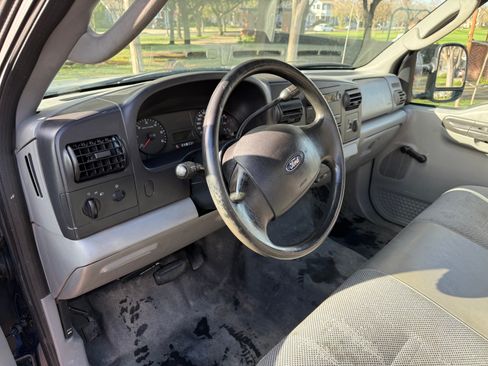 Used 2005 Ford F250 XL image 12
