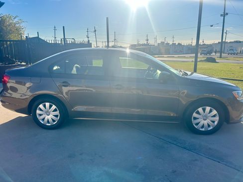 Used 2015 Volkswagen Jetta S image 6