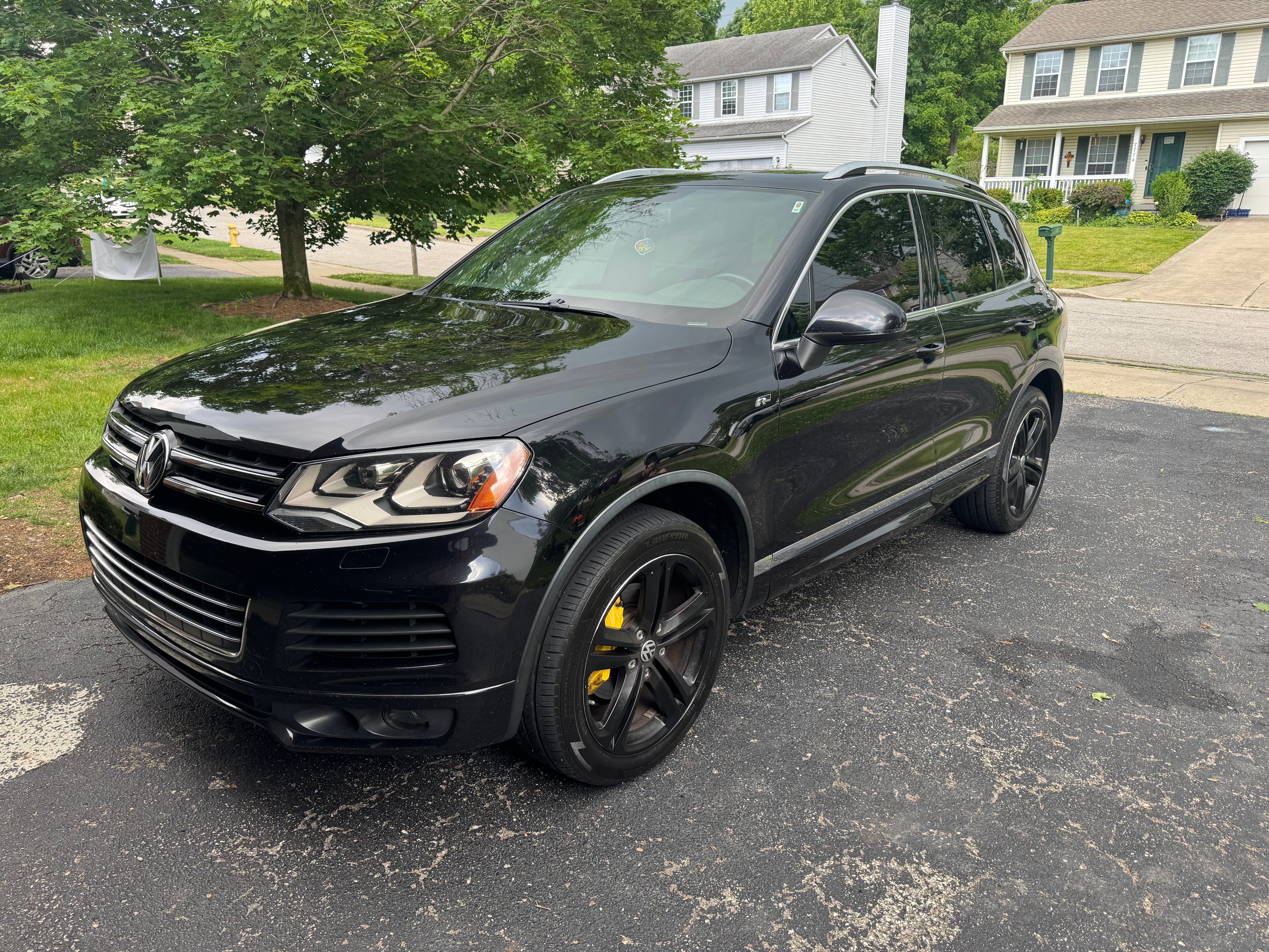 Used 2014 Volkswagen Touareg VR6 AWD/4WD image 1