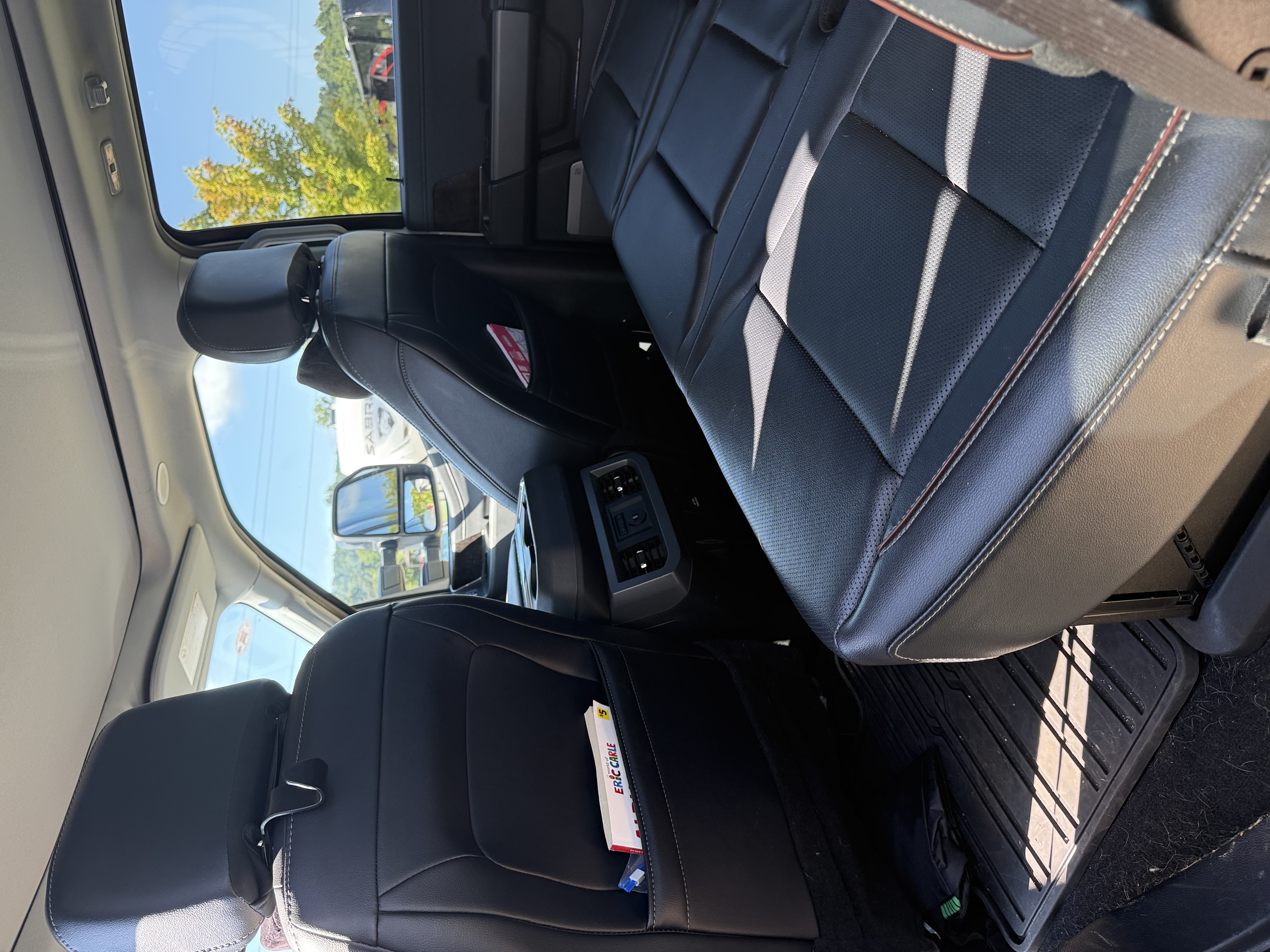Used 2024 Ford F350 Lariat w/ Lariat Ultimate Package AWD/4WD image 10