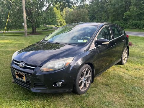Used 2012 Ford Focus Titanium FWD image 1