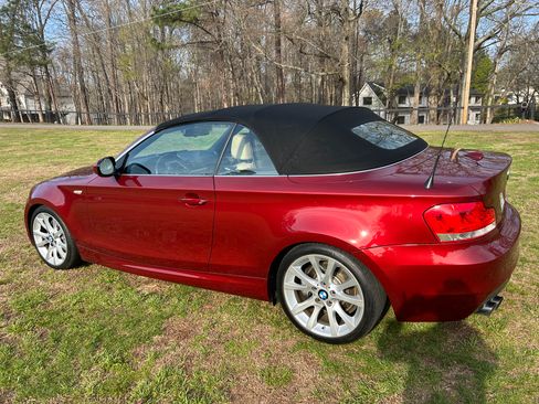 Used 2012 BMW 135i Convertible image 11