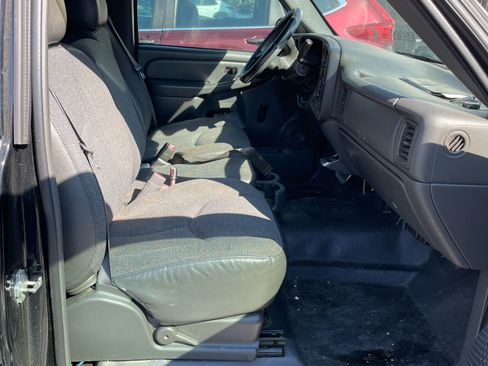 Used 2006 Chevrolet Silverado 1500 W/T image 9