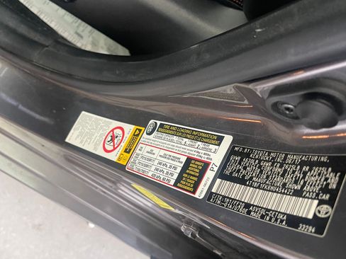 Used 2017 Toyota Camry SE FWD image 5
