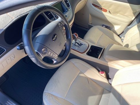 Used 2012 Hyundai Genesis 3.8 w/ Premium Pkg RWD image 13