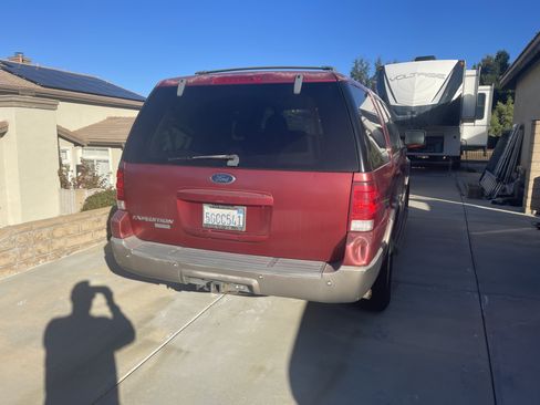Used 2004 Ford Expedition Eddie Bauer image 2