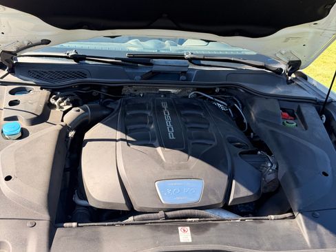 Used 2015 Porsche Cayenne Diesel AWD/4WD image 27