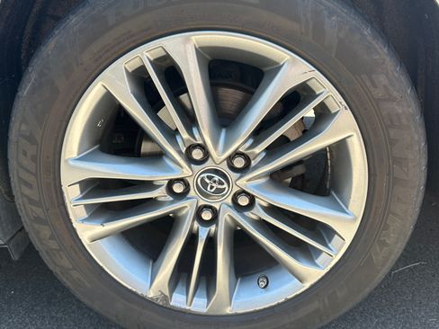 Used 2015 Toyota Camry SE FWD image 15