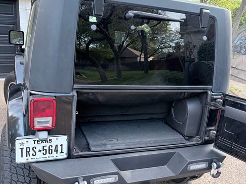 Used 2008 Jeep Wrangler Sahara w/ Dual Top Group image 10