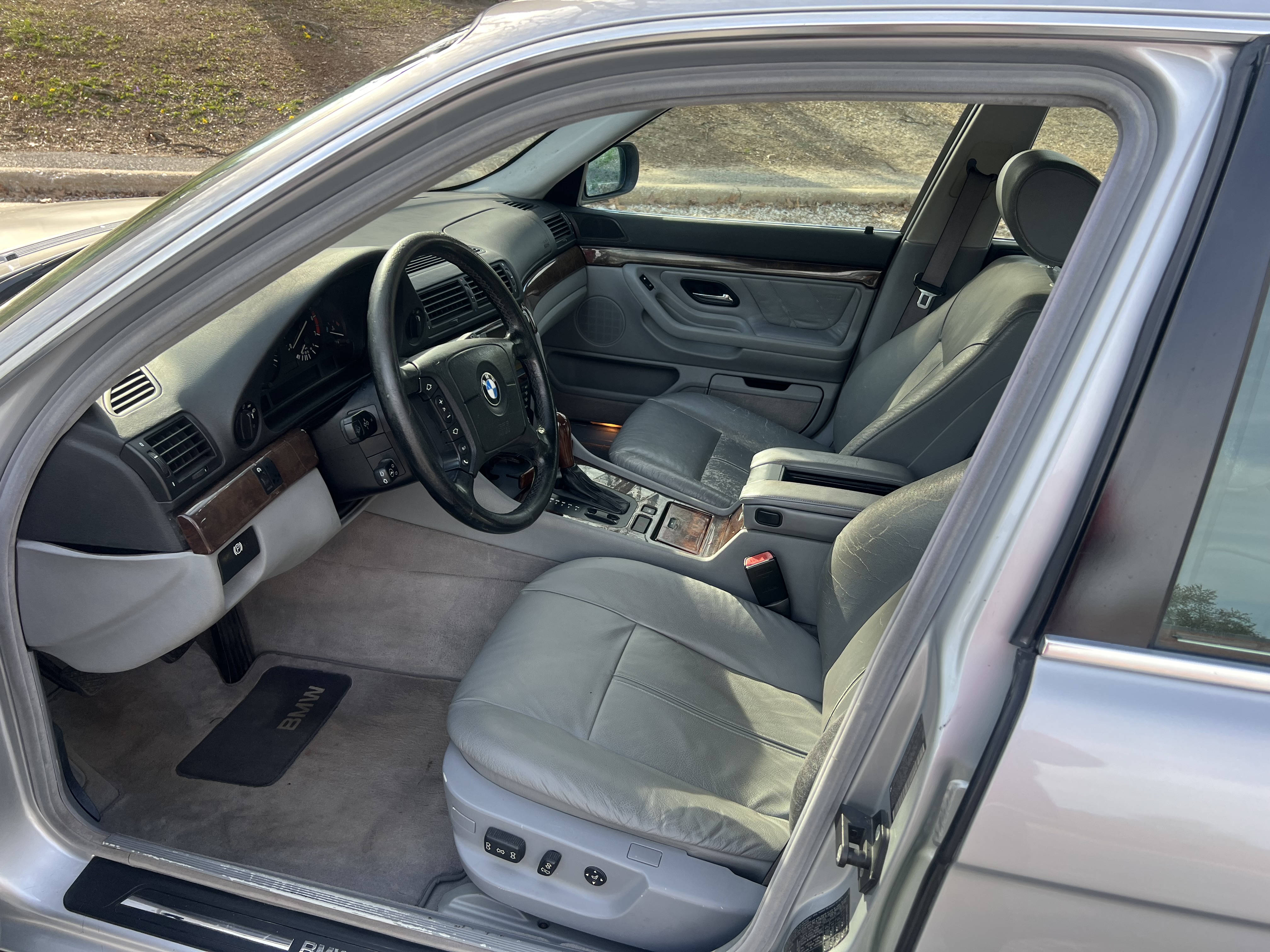 Used 2000 BMW 740i RWD image 13