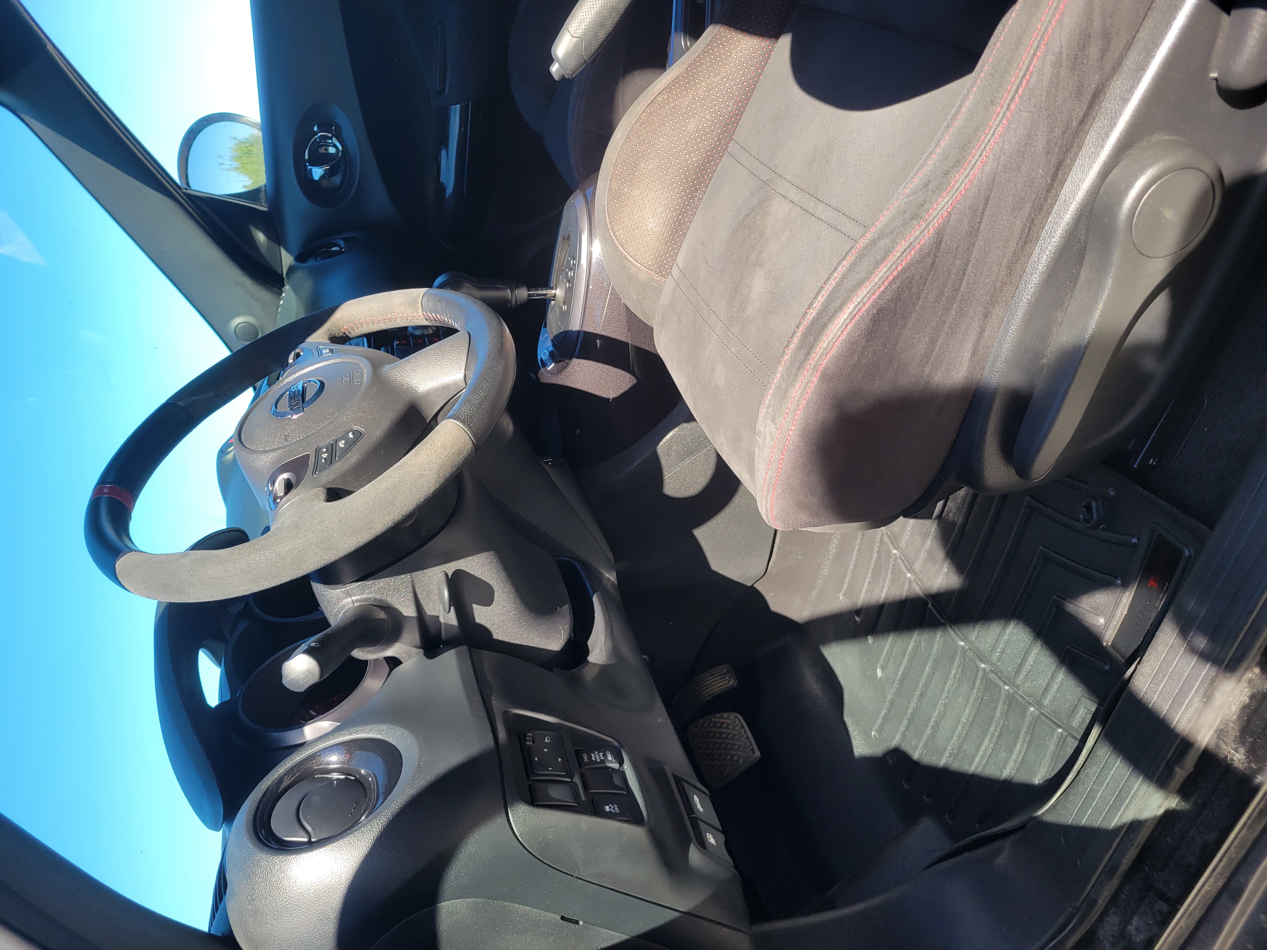 Used 2013 Nissan Juke NISMO AWD/4WD image 5