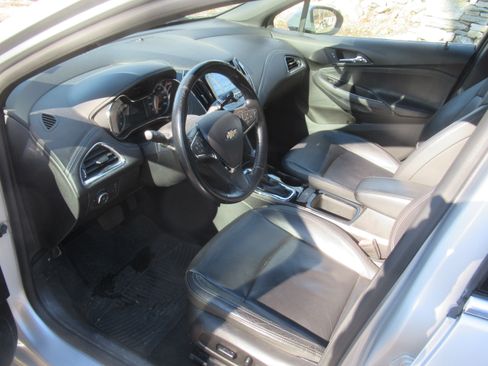 Used 2017 Chevrolet Cruze Premier w/ RS Package image 9