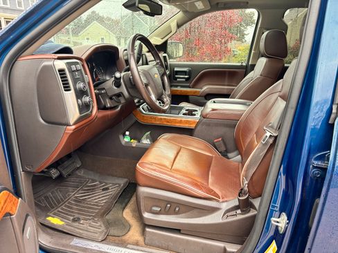 Used 2015 Chevrolet Silverado 1500 High Country w/ High Country Premium Package image 10