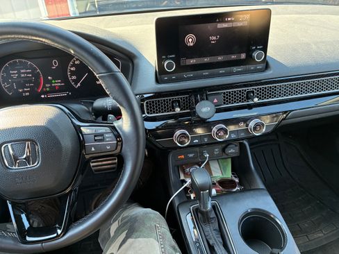 Used 2025 Honda Civic Sport image 5