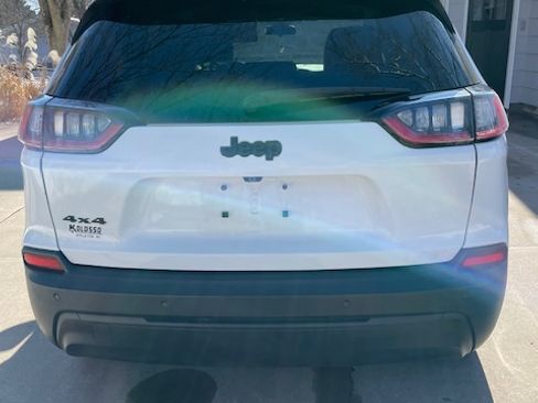 Used 2020 Jeep Cherokee Latitude Plus image 8