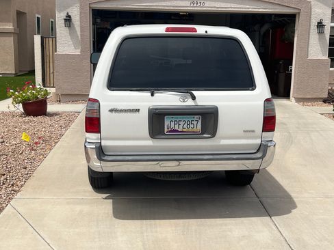 Used 2000 Toyota 4Runner 2WD image 5