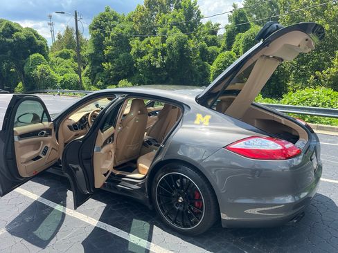 Used 2013 Porsche Panamera GTS AWD/4WD image 8