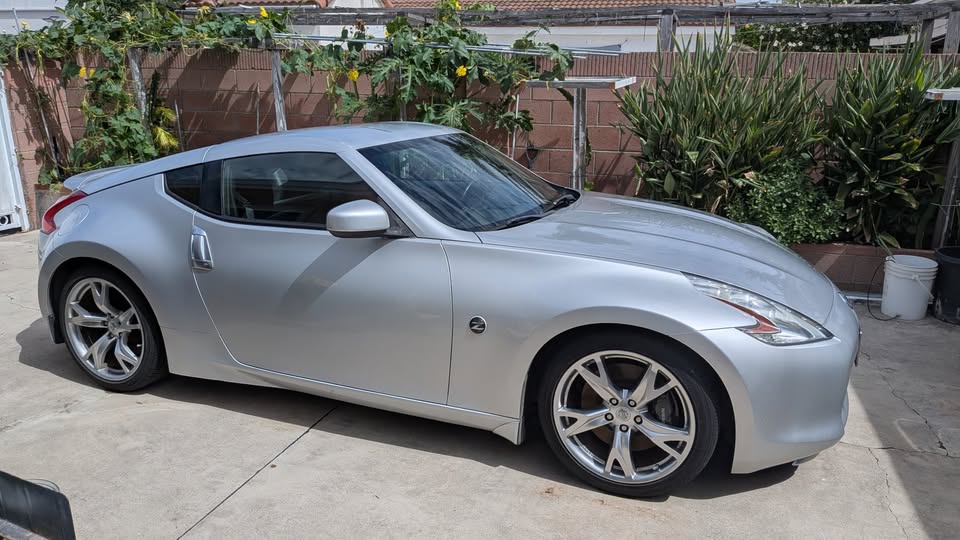 Used 2011 Nissan 370Z Coupe w/ Sport Pkg RWD image 14