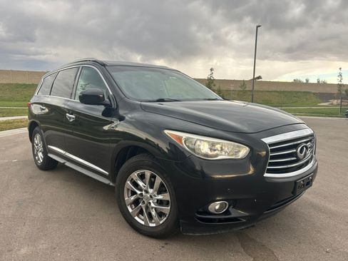 Used 2013 INFINITI JX35 FWD w/ Premium Pkg image 2