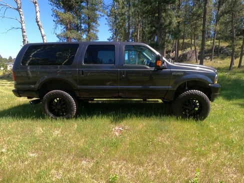 Used 2002 Ford Excursion XLT AWD/4WD image 9