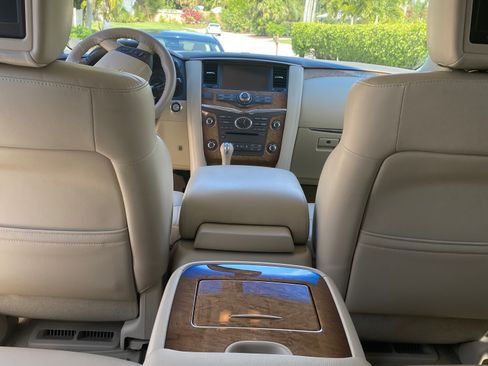 Used 2014 INFINITI QX80 4WD w/ Theater Package image 6