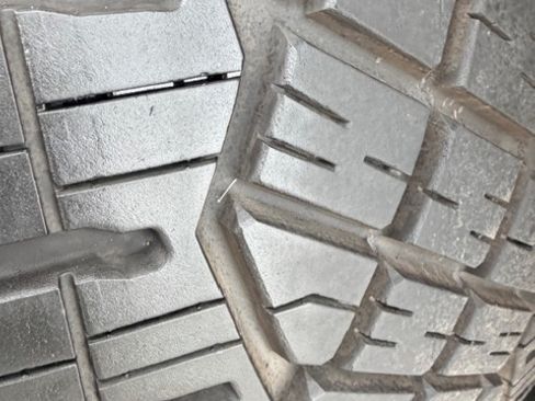 Used 2024 Tesla Cybertruck AWD Crew Cab image 8