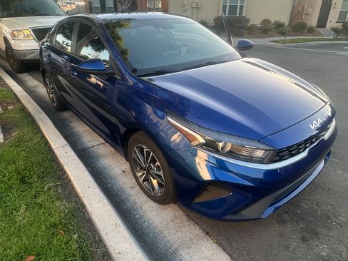 Used 2022 Kia Forte LXS FWD image 1