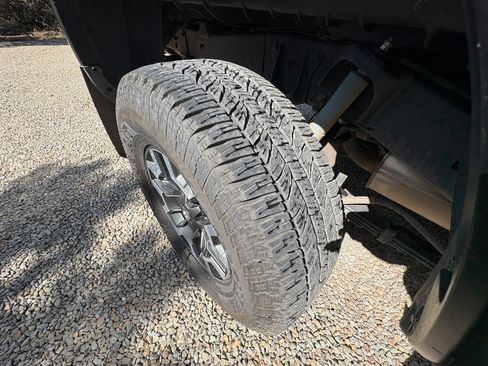 Used 2017 Toyota Tacoma TRD Off-Road w/ Tow Package image 14