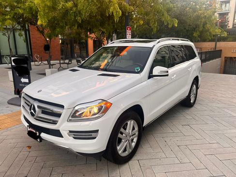 Used 2015 Mercedes-Benz GL 450 4MATIC image 24