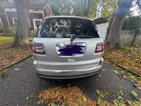 Used 2015 GMC Acadia SLE image 6
