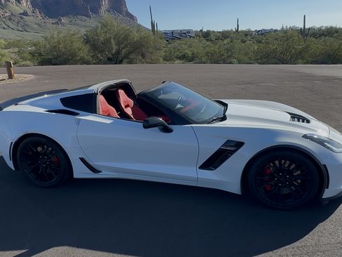 Used 2016 Chevrolet Corvette Z06 w/ 2LZ Preferred Equipment Group RWD image 2